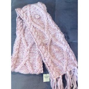 American Eagle Plush Cable Knit Scarf
